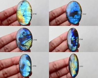 Cabochons de labradorite bleue naturelle faits main et polis à la main.