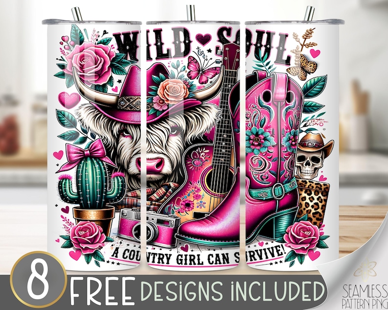 K&ouml;nnte beinhalten: Ein wei&szlig;er Becher mit einem rosa, wei&szlig;en und schwarzen Design. Das Design zeigt eine Kuh, eine Gitarre, einen Cowboystiefel, einen Kaktus und einen Sch&auml;del. Der Text "Wild Soul" ist in rosa Buchstaben auf dem Becher geschrieben. Der Text "A Country Girl Can Survive!" ist in schwarzen Buchstaben auf dem Becher geschrieben.