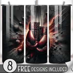 Puede incluir: Vaso negro con un diseño que presenta guantes de boxeo rojos colgando sobre un fondo oscuro y texturizado con efectos de relámpagos. El vaso tiene una tapa negra y una pajita plateada. El texto "8 FREE DESIGNS INCLUDED" está en la parte inferior.
