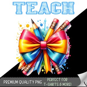 Könnte beinhalten: Ein bunter Bogen aus gelbem, blauem und rosafarbenem Stoff mit Bleistiften und Buntstiften, die sich dahinter kreuzen. Das Wort "TEACH" ist in blauen Buchstaben über dem Bogen geschrieben.