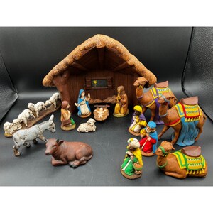 Vtg 14 Piece Nativity Scene Set Christmas Manger Stable Figures Wise Men As Is