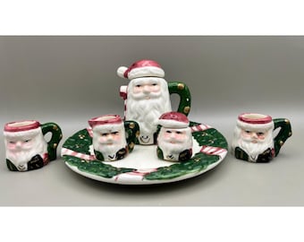 Vtg Santa Claus Ceramic Miniature Tea Set with Wreath Plate 8 Pc Holiday Decor