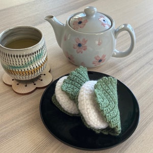 Crochet Japanese Kashiwa mochi - 柏餅