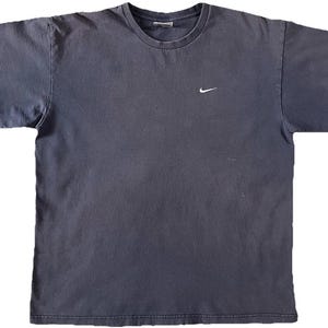 Vintage 90s 2000s Nike Mini Swoosh T-Shirt Navy Large Embroidered Athletic image 1