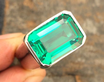 8ct Emerald Ring mens, 925 Sterling Silver Emerald Engagement Ring for man,10x14mm Big emerald cut Green Gemstone Ring,May birthstone