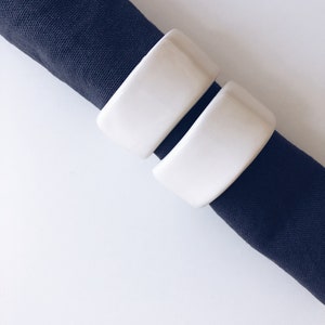 Portatovaglioli in ceramica bianca | Fatto a mano