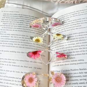 Page holder |Thumb page holder| Handmade Gift