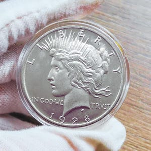 Rzadka moneta pamiątkowa Peace Dollar z 1928 r. dla kolekcjonerów.