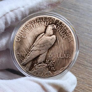 1921/1922 Peace Dollar Rare Commemorative Coin for Collectors. image 2