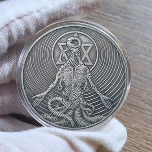 Pièce d&#39;un dollar Morgan tête de mort HOBO – Pièce d&#39;art squelette de zombie | Copie plaquée argent | Cadeau d&#39;horreur à collectionner