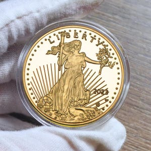 Pièce d&#39;or Liberty Eagle 2023 - Souvenir commémoratif des États-Unis de 33 mm - « In God We Trust » - Cadeau de collection américain