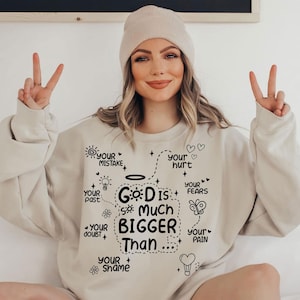 God is groter Hoodie Design svg, Retro Christian Sublimation, Bijbel Bevestigingen PNG, Dear Person design, Jesus Doodle png, Commercieel Gebruik