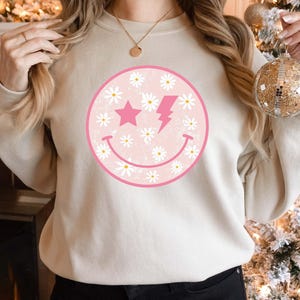 Cute Smile Sweatshirt,Smiley Daisy Face Sweatshirt Happy Face Sweatshirt,Happy Face With Daisy Women Sweatshirt, Daisy Smile Gift Sweatshirt