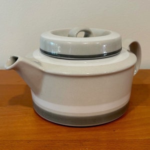 From Finland - Arabia Classic 1980&#39;s Design Teapot with Strainer