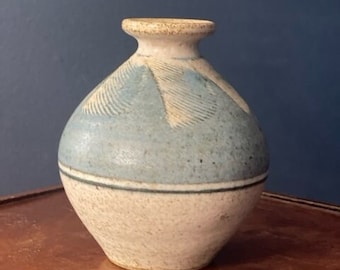 Studio Art Vintage Handmade Earthenware Pottery Bud Vase
