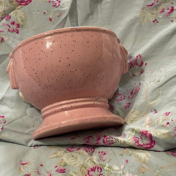 Vintage McCoy Blush Pink Flower Pot Wall Pocket Urn 50’s? Cottage Core Porch Garden Art Decor Planter
