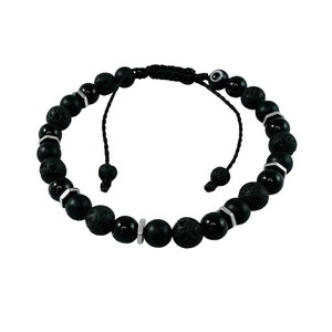 Puede incluir: Pulsera de cuentas negras con detalles plateados y un dije de ojo turco negro. La pulsera está hecha con cuentas de lava volcánica y ónix.