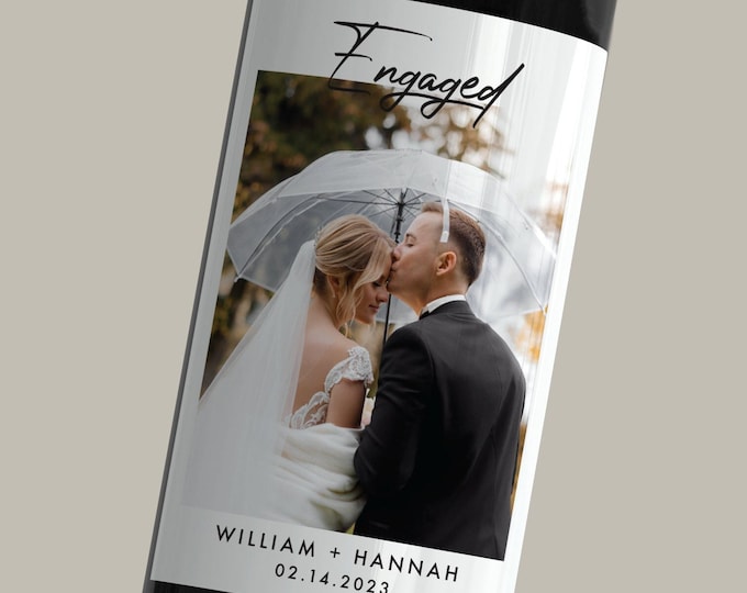 Custom Photo Wine Label/Personalized Engagement Wine Label/Engagement Gift/Wedding Wine Label/Gift for Couple/Newly engaged wine label