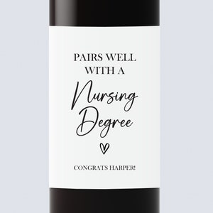 Étiquette de vin de diplôme d'infirmière, cadeau de remise de diplôme d'infirmière, cadeau de remise de diplôme d'école d'infirmières, se marie bien avec une étiquette de bouteille de vin de diplôme d'infirmière