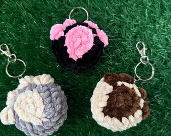 Handmade Paw Keychain – Crochet Cat or Dog Paw – Plush Chenille Yarn – 7x7 cm