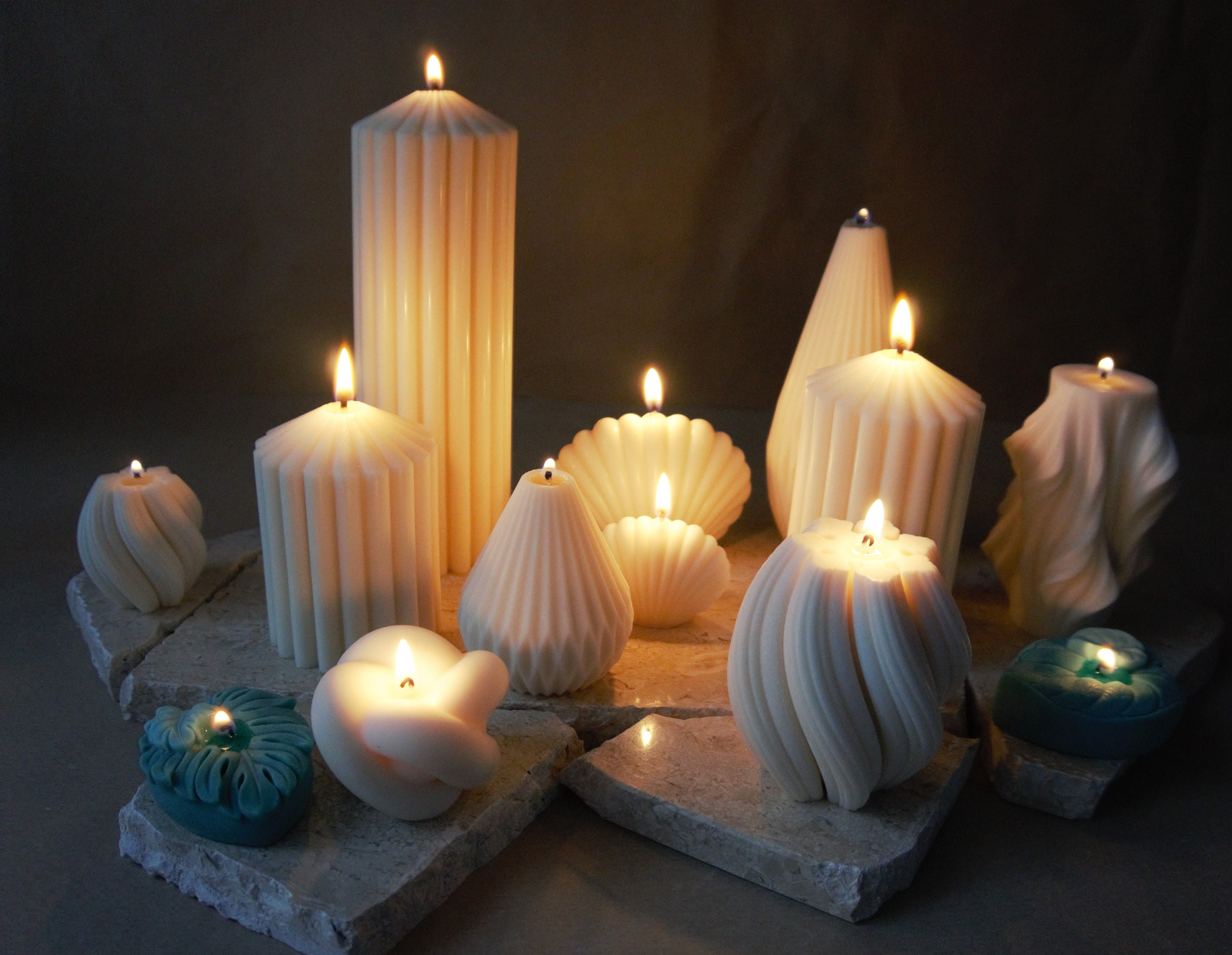 Candellana Hand PEACE Kerze - Vegane Dekokerze Im Peace-Zeichen Design Für Gothic & Grunge Deko