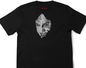 Gothic T-shirt 100% cotton - Size L unisex - Great tee for Halloween featuring a dark mysterious print in the back - plus embroidered logo