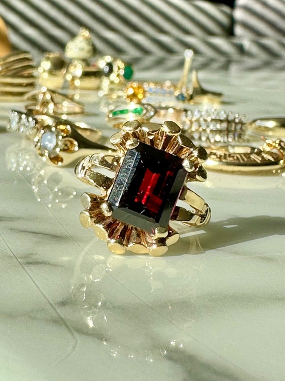 Vintage 14k and Garnet Ring