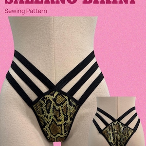 Può includere: Un modello di cucito per bikini con un design nero e stampa a pelle di serpente. Il testo "SALERNO BIKINI" è in alto, con "Sewing Pattern" sotto. Taglie disponibili: XXS-XXXL, A4 e US Letter PDF. Sfondo rosa.