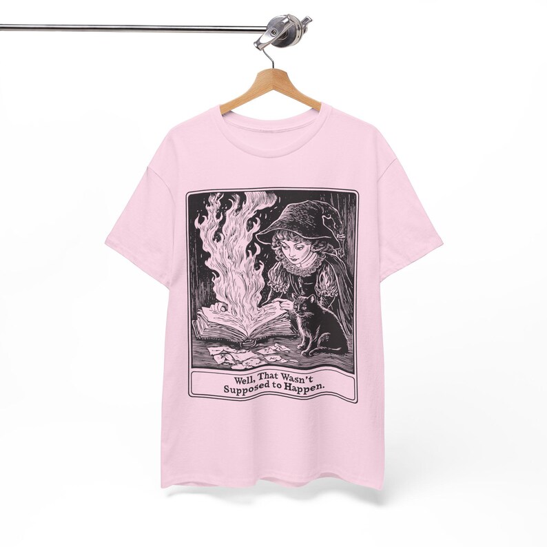 Zabawna koszulka czarownicy, Vintage Witchcraft Dark Academia Estetyka, Gothic Spellbook Miłośnik Prezentów Witchy Cat T-Shirt Upiorny Halloween Witchcore Tee zdjęcie 8