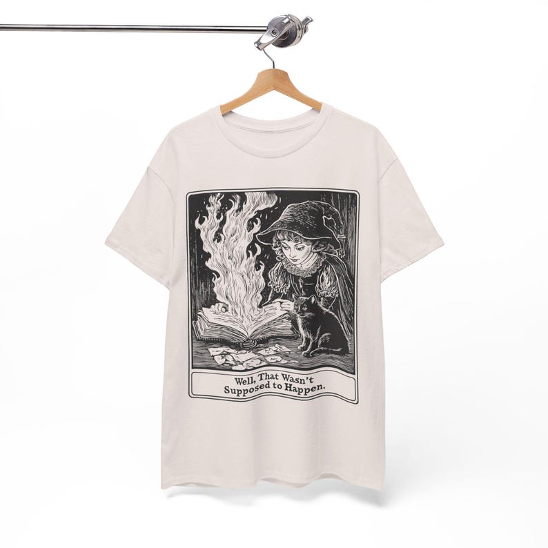 Zabawna koszulka czarownicy, Vintage Witchcraft Dark Academia Estetyka, Gothic Spellbook Miłośnik Prezentów Witchy Cat T-Shirt Upiorny Halloween Witchcore Tee zdjęcie 4