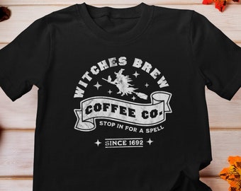 Witches Brew Coffee Co camisa, parada para un hechizo, camisa de Salem 1692, camisa divertida de Coffee Co, camisa de bruja, juicios de brujas de Salem Massachusetts