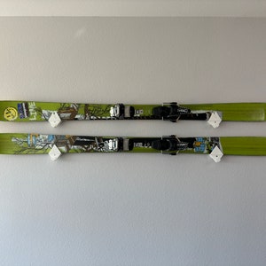 Skis Wall Mount With Hooks, Mountain Ski Wall Rack, Snow Ski Wall Mount Gift for Skiers