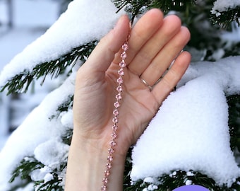 Ljusrosa 5 mm kristallarmband. Äkta österrikiskt kristallarmband. Presenter till henne. Damsmycken. Utsmyckat med Swarovski®-kristaller.