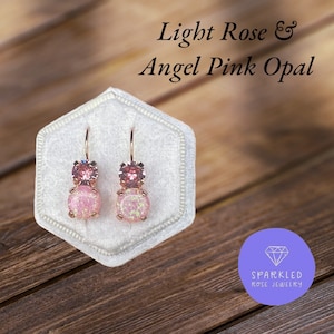 Pendientes de ópalo rosa claro y rosa ángel de 8/6 mm con cierre de presión. Pendientes de cristal austriaco auténtico. Joyas de ópalo. Colección Olivia Rose.