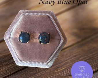Orecchini con opale blu navy. Orecchini da donna. Regali per lei. Opali. Gioielli con opale. Regali per lei. Orecchini a lobo/pendenti.