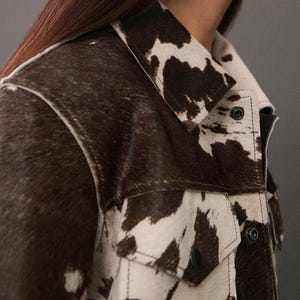 Blouson en cuir de vachette naturel pour femme - style camionneur, fourrure de vache avec des poils, design occidental, cadeau parfait pour elle