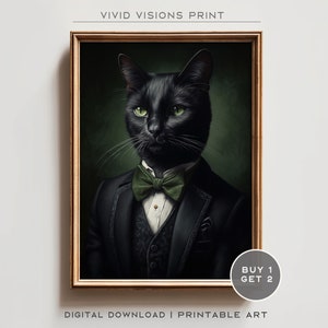 Peut inclure: Une impression d'art numérique d'un chat noir portant un smoking et un nœud papillon vert. Le chat a les yeux verts et est sur un fond vert foncé. L'impression est encadrée dans un cadre doré.