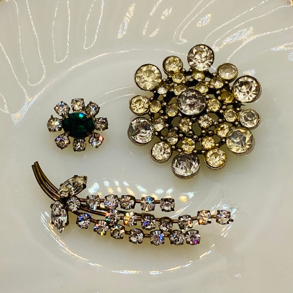 Lovely Vintage Costume Jewellery Brooches, 1940-1… - image 1
