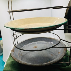 Set of 3 Vintage Pie Tins / 1 Yellow Enamelware Pie Tin and 2 Grey Graniteware Pie Tins