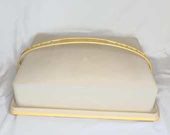 Vintage Harvest Gold Tupperware Cake Taker