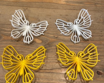 Tapices de mariposas de Burwood Products Company, década de 1970. Juego de 4 piezas. 2 blancas y 2 amarillas.