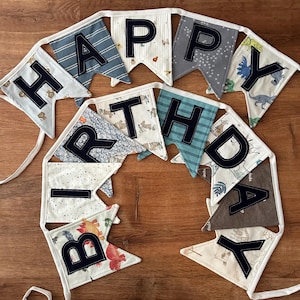 Benutzerdefinierte Onesie Stoff alles Gute zum Geburtstag Banner, Stoff-Geburtstag Wimpelkette, Heirloom Onesie Wimpelkette, nachhaltiges Dekor, kostenloser Versand