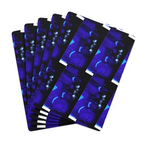 Escena del Belly Club: cartas de póquer personalizadas