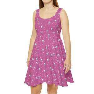 Pink skater skirt with skull and small pastel floral pattern Women&#39;s Skater Dress (AOP)