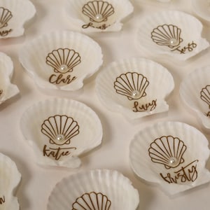 marque-places en forme de coquillage | Coquillages personnalisés | Cadeau de mariage coquillages pour invités | Décoration de mariage côtière en coquillages dorés