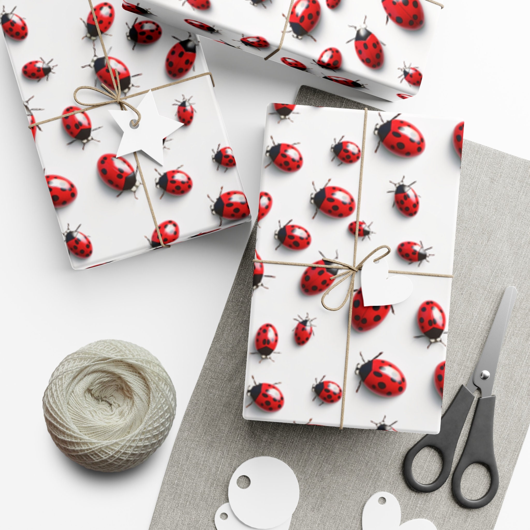 Gift Wrapper Repeating Ladybug Ensemble: Premium Gift Wrap - Decorative Repeating Pattern ...