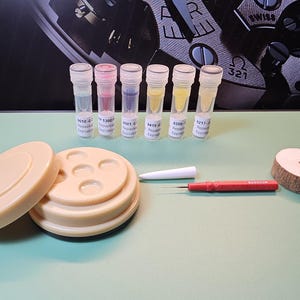 Moebius Watch Oils 0.2 ml + Bergeon Oiler, Oil dish, Tweezers, pith wood (All you need to lubricate your watch)
