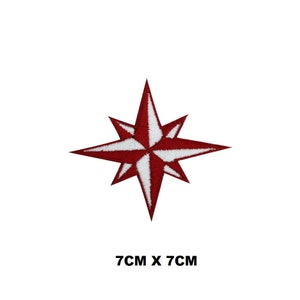 Puede incluir: Parche de estrella de brújula bordada en rojo y blanco, 7 cm por 7 cm.