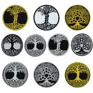 Puede incluir: Nueve parches bordados para planchar con un diseño de árbol de la vida. Los parches son circulares y vienen en tres variaciones de color: negro con árbol blanco, blanco con árbol negro y negro con árbol dorado. Algunos parches presentan un diseño de nudo celta.