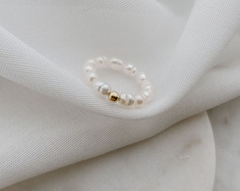 Perlenring, Ring mit Perlen, Süßwasserperlenring, flexibler Ring, schmaler Ring, Ring Amelie